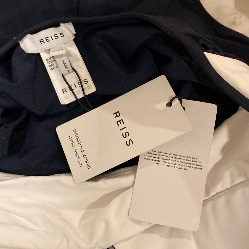 REISS - Ray Colourblock Halter Swimsuit - Size 6 Navy/Wjite - Picture 5 of 9